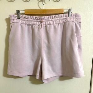 EUC Lululemon Softstreme High-Rise Short 4" Strawberry Milkshake Size 12